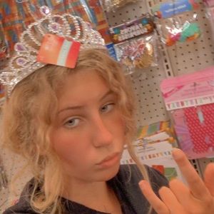 Meet your Posher, Juliana